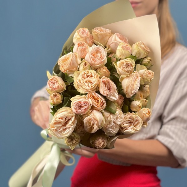 5 кустовых пионовидных роз Джентл Трендсеттер 60 см